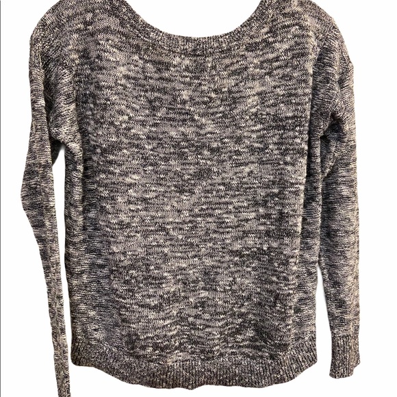 American Eagle black, white, & silver metallic cropped SP. - Picture 2 of 7